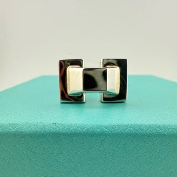 Tiffany & Co. Out of Retirement Block Sculptural Ring in Sterling Silver - Picture 6 of 11